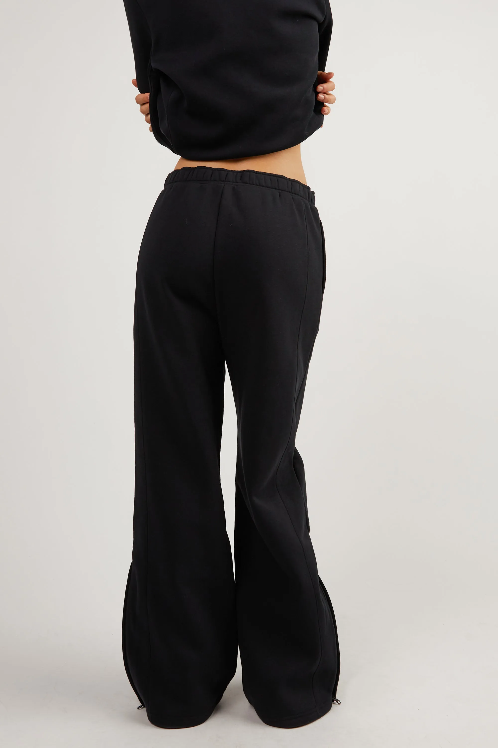 STRAIGHT LEG PANT WITH ZIP DETAIL